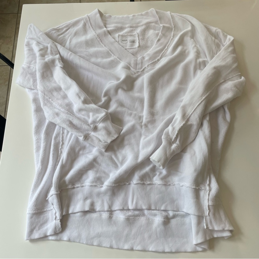 Aerie Oversized White V-Neck Pullover M